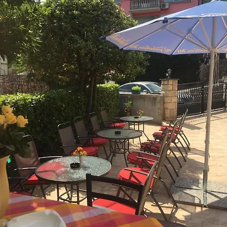 Guesthouse Villa Manda Bed & Breakfast
