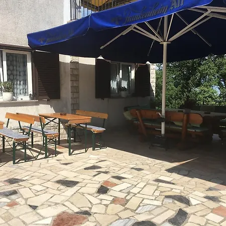 Guesthouse Villa Manda Bed & Breakfast 3*