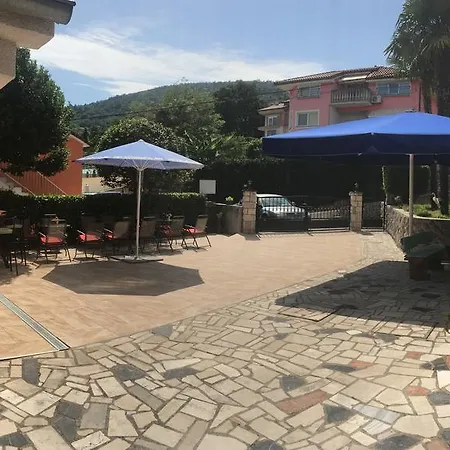 Bed & Breakfast Guesthouse Villa Manda 3*